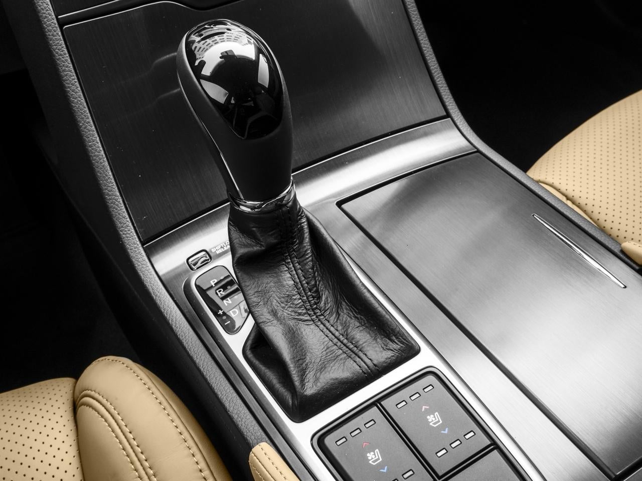 2016 Hyundai AZERA 4dr Sdn Limited