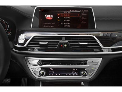 2022 BMW 740i Sedan